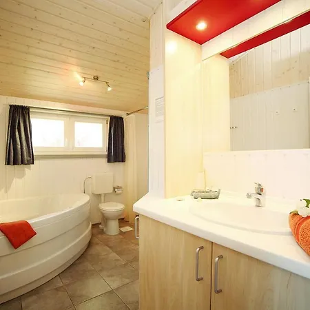In Granzow At 500 M From The Lake Tatil Evi Mirow