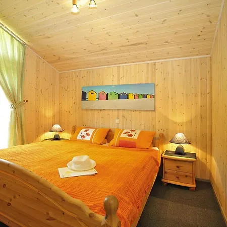 Tatil Evi In Granzow At 500 M From The Lake Mirow